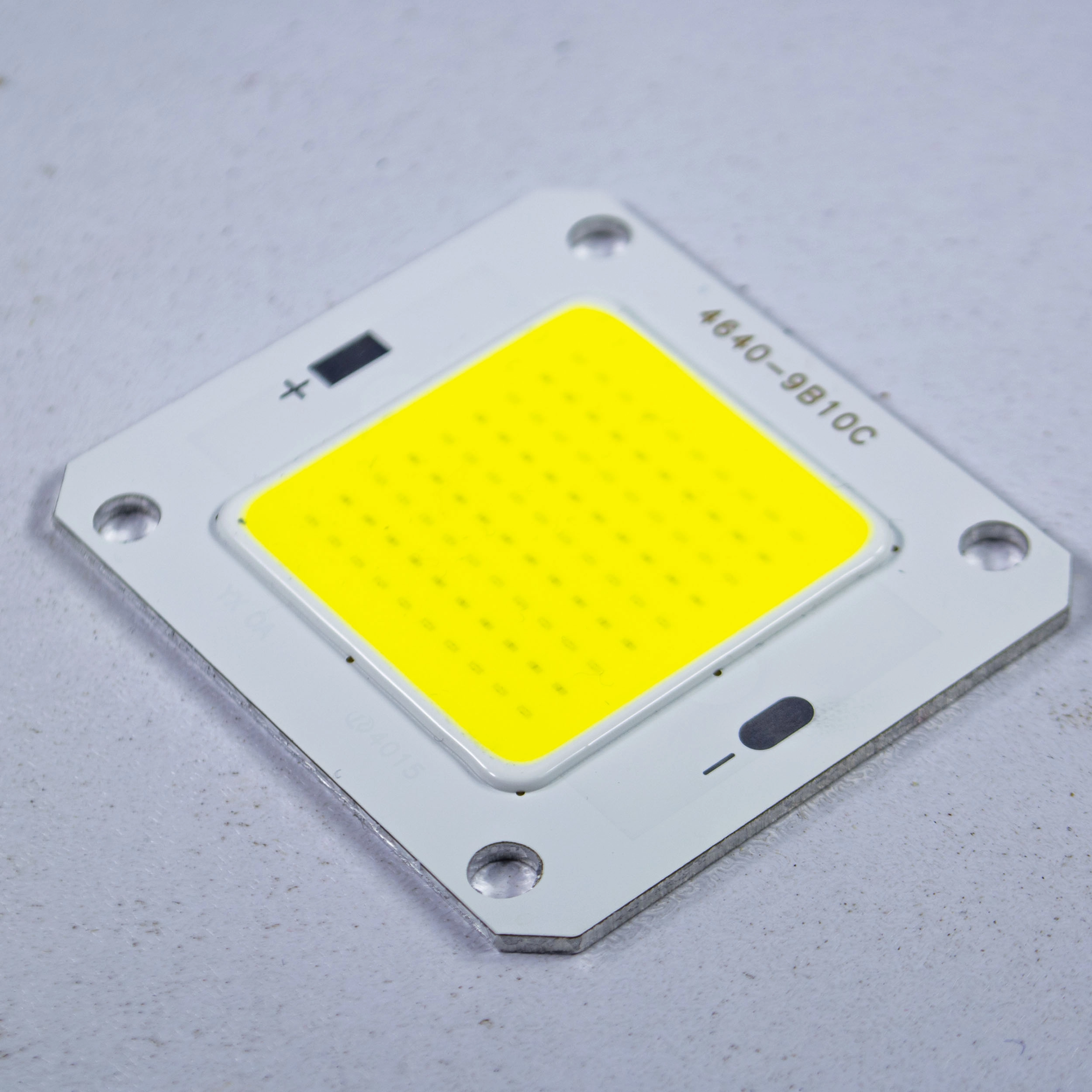 لامپ پرژکتور 50 وات مدل 30-36V کد 600MA بسته 5 عددی